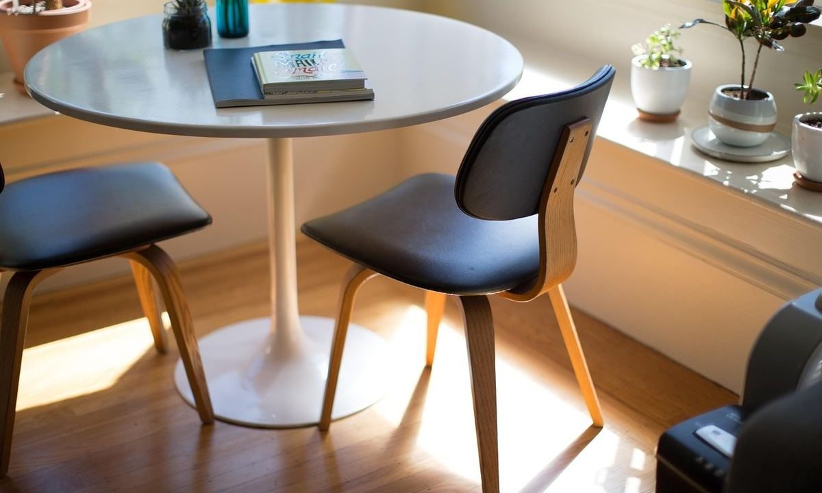 Créer un coin bureau dans une petite chambre sans la transformer en open space